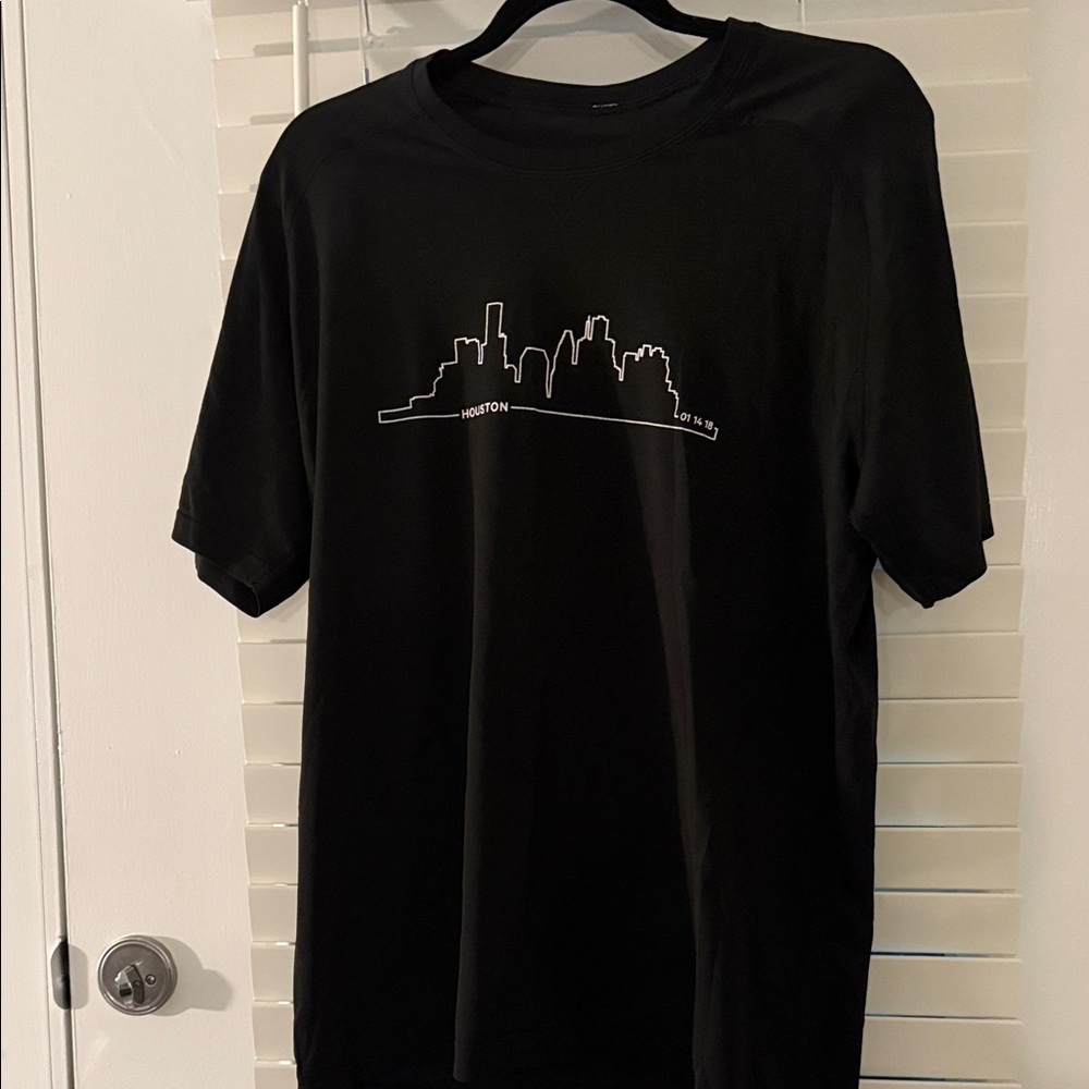 lululemon athletica Black Skyline Tee